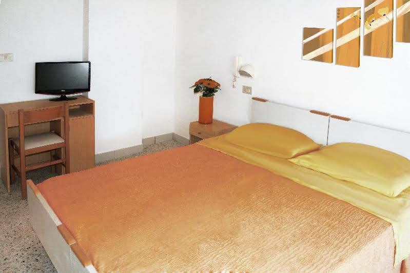 Hotel Lagomaggio Rimini Exterior photo